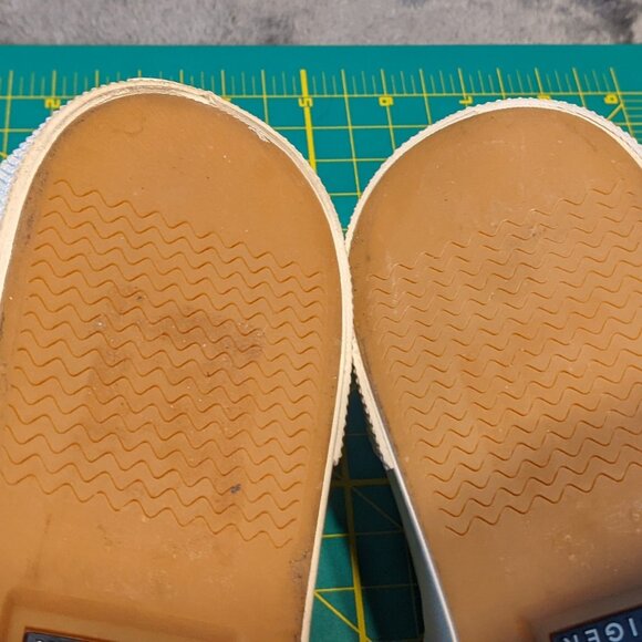 Tommy Hilfiger sneakers size 8 - Picture 2 of 11